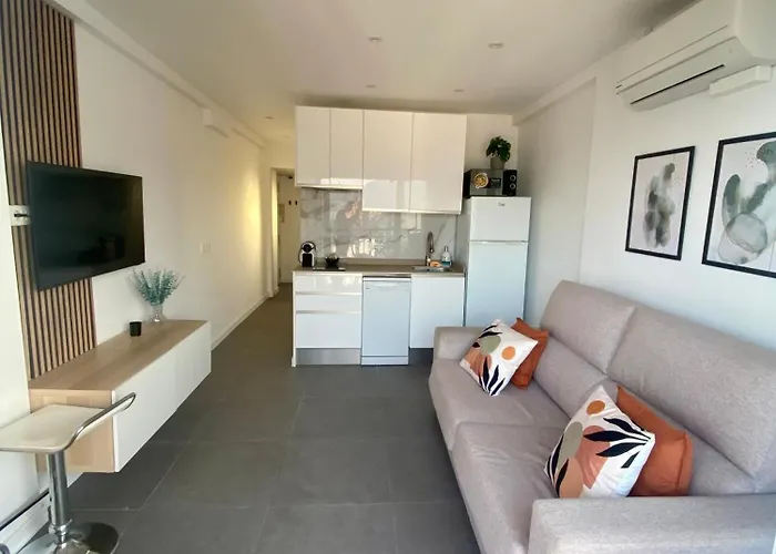 Moderno En Primera Línea De Playa Apartamento *