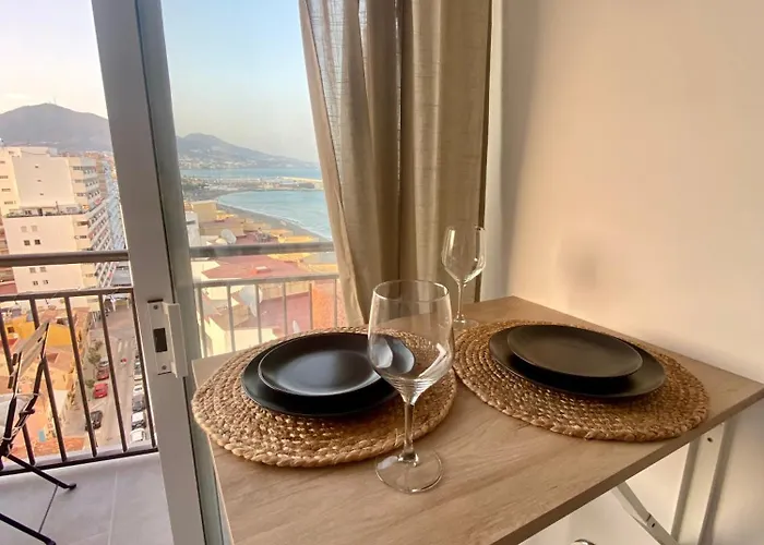 Moderno En Primera Línea De Playa Apartamento