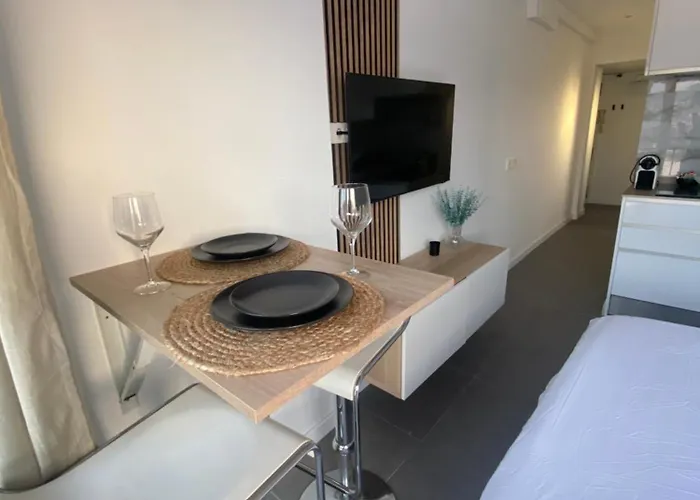 Moderno En Primera Línea De Playa Apartamento *